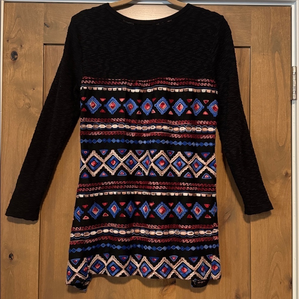 Max Jeans Heavily Embroidered back Top shirt Womens XS Hi low cotton Bohemian